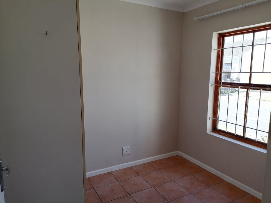 2 Bedroom Property for Sale in Guldenland Western Cape